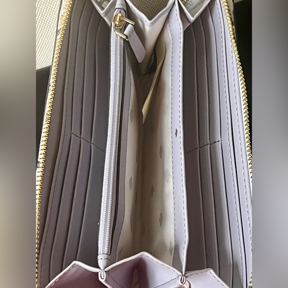 Kate Spade Lilac and Floral Wallet Like New Condition! - Picture 14 of 14